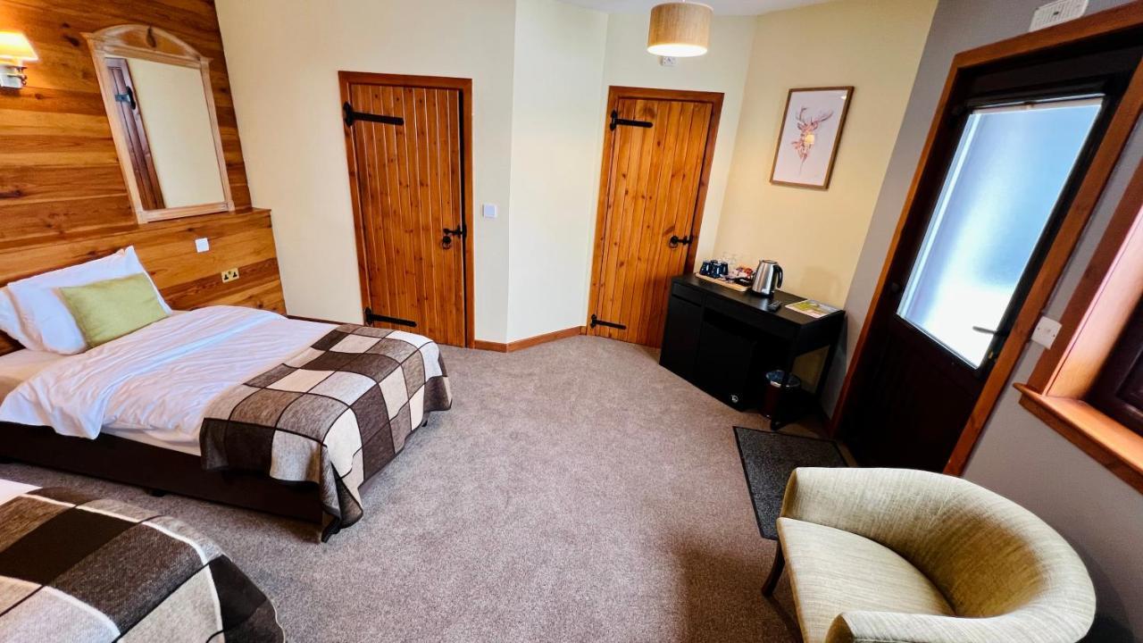 Aultguish Inn Garve Bagian luar foto