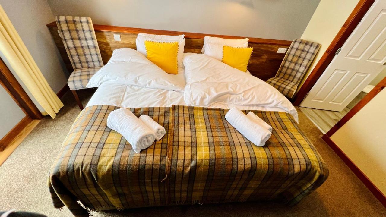 Aultguish Inn Garve Bagian luar foto