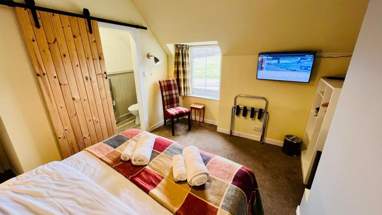 Aultguish Inn Garve Bagian luar foto